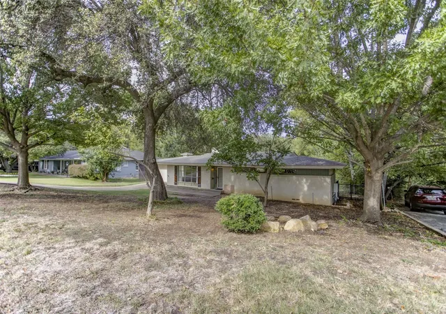Photo 3 of Single family home for sale at 3465 Wellington Rd, Fort Worth, TX 76116 | MLS# 21073844 | Listing updated on 2026-08-22