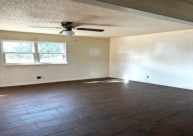 Photo 3 of Sale Pending at 123 E Mccaulley Ave, Bronte, TX 76933 | MLS# 20986122 | Listing updated on 2026-10-03