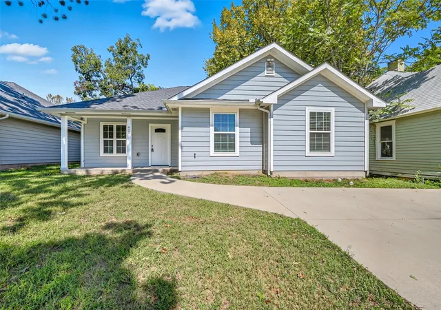 Homes for sale in Denison, TX | 415 W Monterey St, Denison, TX 75020 | MLS# 21075996
