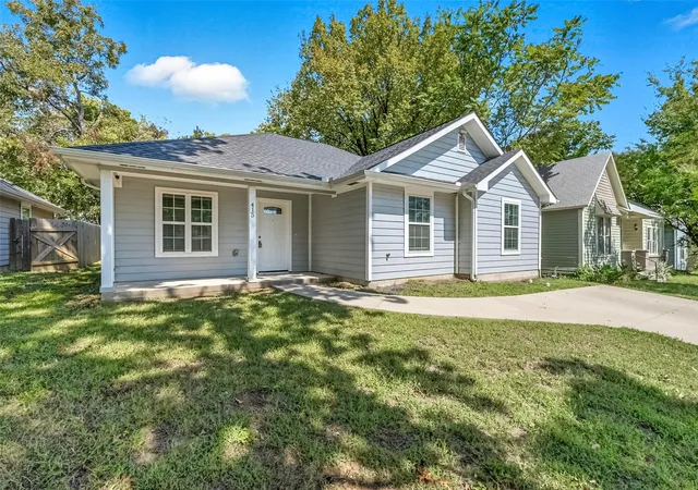 Homes for sale in Denison, TX | 415 W Monterey St, Denison, TX 75020 | MLS# 21075996