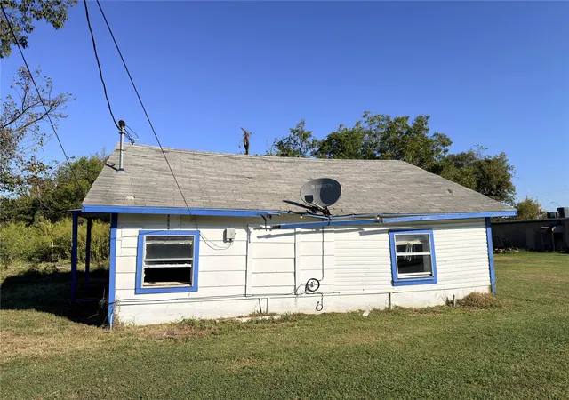 Homes for sale in Corsicana, TX | 400 E 11th Ave, Corsicana, TX 75110 | MLS# 21076382