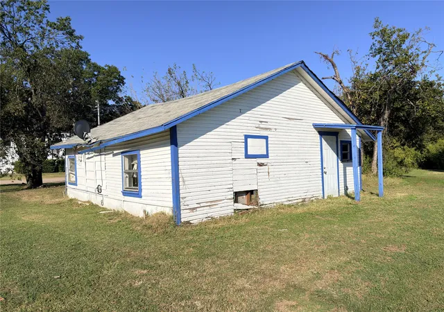 Homes for sale in Corsicana, TX | 400 E 11Th Ave, Corsicana, TX 75110 | MLS# 21076382