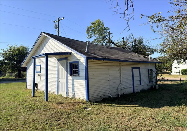 Homes for sale in Corsicana, TX | 400 E 11Th Ave, Corsicana, TX 75110 | MLS# 21076382