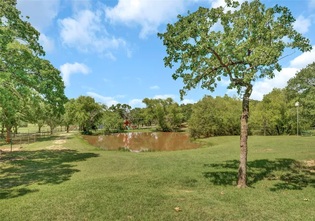 Photo 3 of Single family home for sale at 5167 Rock Hill Rd, Aubrey, TX 76227 | MLS# 21074228 | Listing updated on 2026-08-31