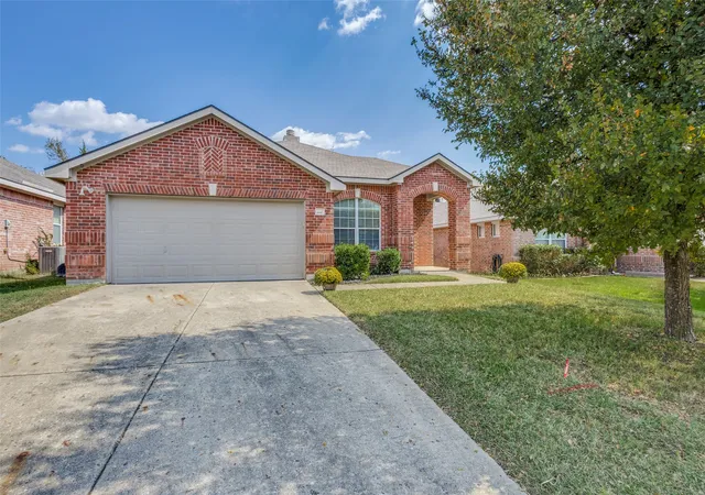 Photo 3 of Single family home for sale at 1617 Black Maple Dr, Anna, TX 75409 | MLS# 21073884 | Listing updated on 2026-10-02