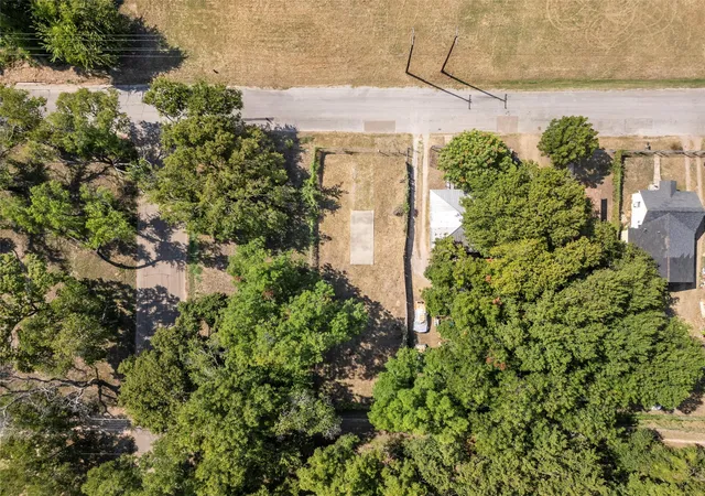 Photo 3 of Land for sale at 1003 E Clay St, Waco, TX 76704 | MLS# 21076679 | Listing updated on 2026-09-28