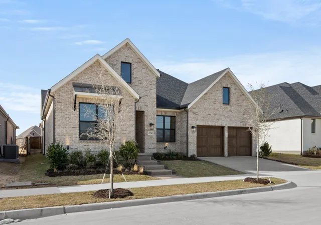 Photo 2 of Single family home for sale at 4726 Hawthorn Hills, Arlington, TX 76005 | MLS# 21076831 | Listing updated on 2026-09-22