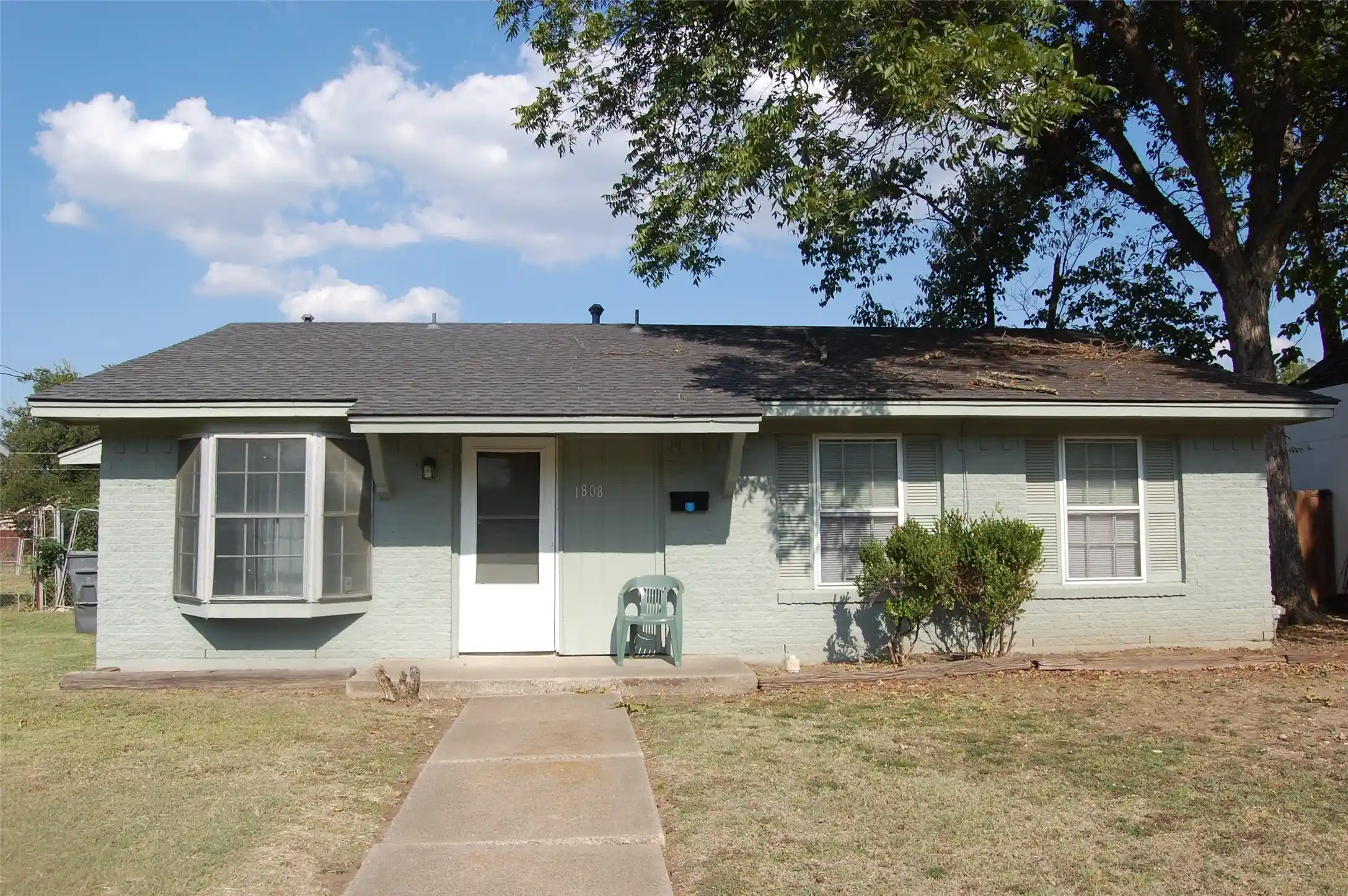 Photo 1 of Single family home for sale at 1808 Western Park Dr, Dallas, TX 75211 | MLS# 21077003 | Listing updated on 2026-06-05