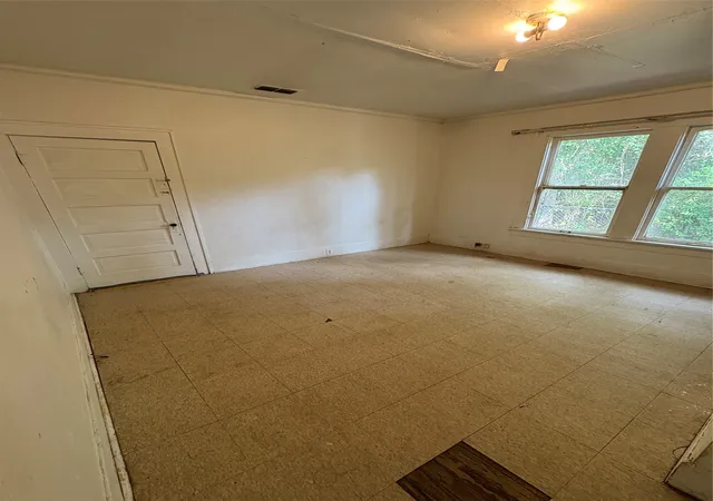 Homes for sale in Shreveport, LA | 1124 Leander St, Shreveport, LA 71104 | MLS# 21075952