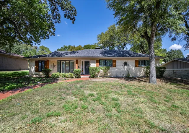 Photo 1 of Single family home for sale at 5017 Boulder Lake Rd, Fort Worth, TX 76103 | MLS# 21075610 | Listing updated on 2026-07-18