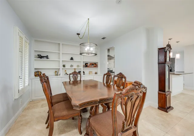 Photo 4 of Single family home for sale at 5017 Boulder Lake Rd, Fort Worth, TX 76103 | MLS# 21075610 | Listing updated on 2026-07-18