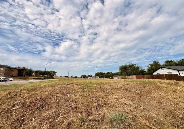 Land for sale at 5632 Como Dr, Fort Worth, TX 76107 | MLS# 21077429