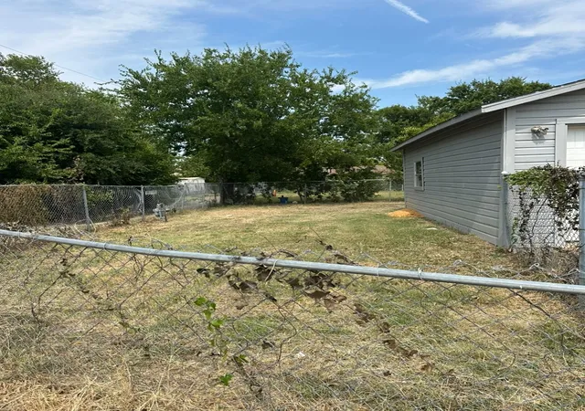 Photo 2 of Single family home for sale at 755 W Grubb Dr, Mesquite, TX 75149 | MLS# 21077535 | Listing updated on 2026-08-22