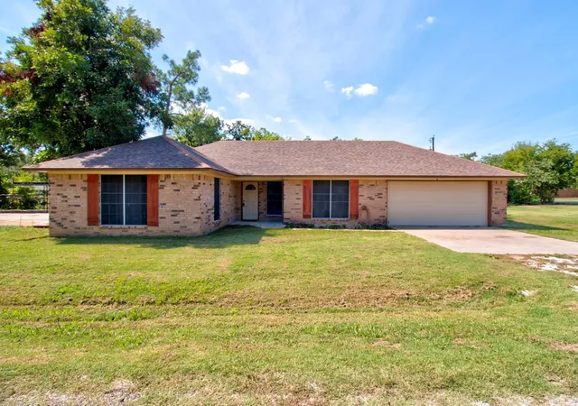 Homes for sale in Gordonville, TX | 373 Old Shawnee Trail Dr, Gordonville, TX 76245 | MLS# 21074017