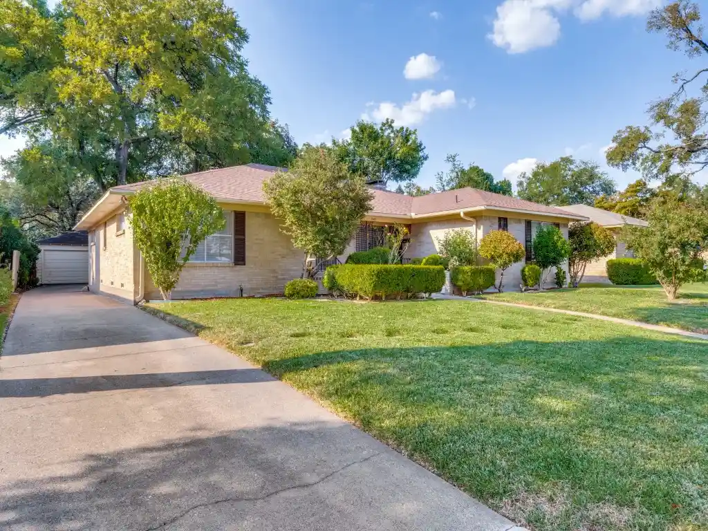 Photo 1 of Sale Pending at 7415 7417 Walling Ln, Dallas, TX 75231 | MLS# 21077473 | Listing updated on 2026-04-23