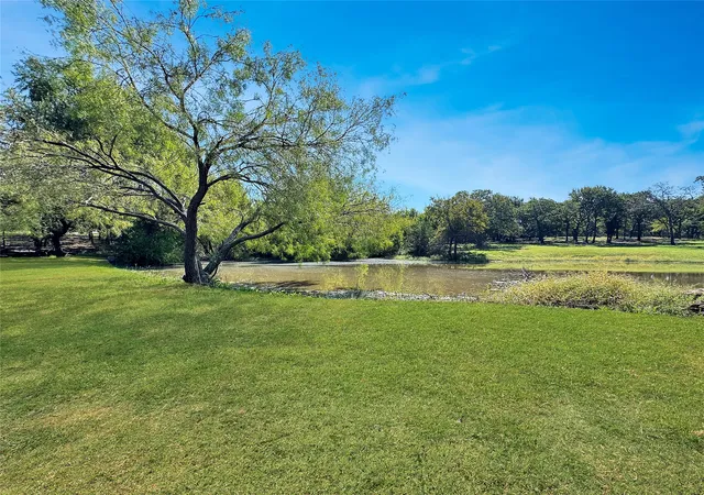 Photo 4 of Single family home for sale at 6565 Rockridge Trail Trail, Aubrey, TX 76227 | MLS# 21076939 | Listing updated on 2026-08-31
