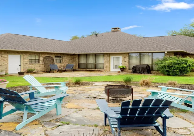 Homes for sale in Mount Pleasant, TX | 3006 Master Dr, Mount Pleasant, TX 75455 | MLS# 21078081