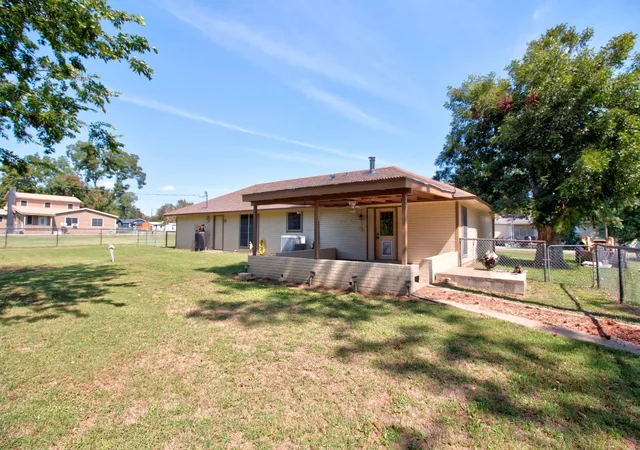 Homes for sale in Gordonville, TX | 373 Old Shawnee Trl, Gordonville, TX 76245 | MLS# 21073970
