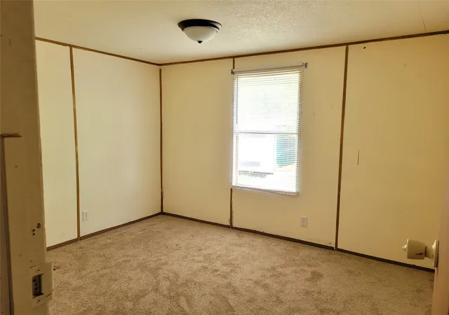 Photo 10 of Manufactured home for sale at 925 Redoak Dr, Quinlan, TX 75474 | MLS# 21078483 | Listing updated on 2026-10-01
