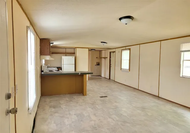 Photo 3 of Manufactured home for sale at 925 Redoak Dr, Quinlan, TX 75474 | MLS# 21078483 | Listing updated on 2026-10-01