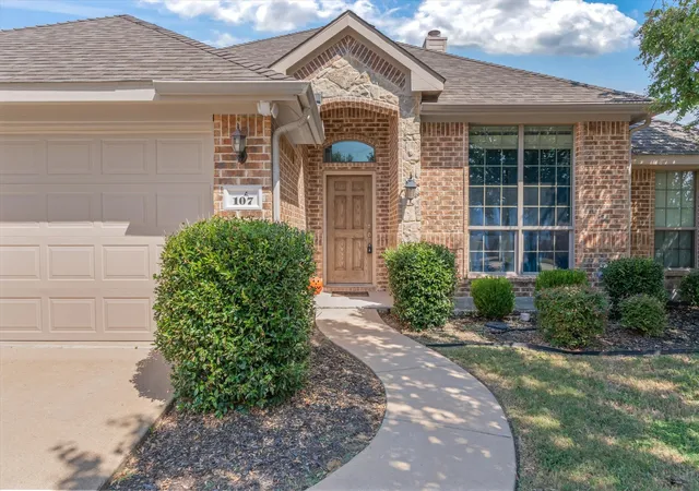 Photo 2 of Single family home for sale at 107 Stoneridge Dr, Crandall, TX 75114 | MLS# 21078794 | Listing updated on 2026-08-22