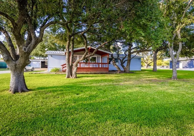 Homes for sale in Possum Kingdom Lake, TX | 4713 Fox Hollow Rd, Possum Kingdom Lake, TX 76450 | MLS# 21075472