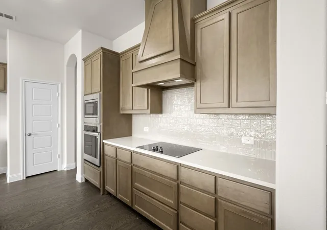 Photo 3 of Sale Pending at 105 Grey Wolf Ct, Godley, TX 76044 | MLS# 21079117 | Listing updated on 2026-07-23