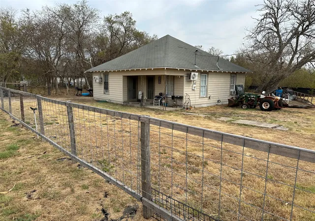 Homes for sale in Prairie Hill, TX | 5273 Fm 73 Rd, Prairie Hill, TX 76678 | MLS# 21076386