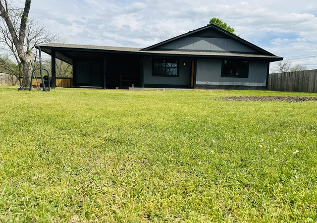 Photo 2 of Single family home for sale at 3409 Edson Blvd, Shreveport, LA 71107 | MLS# 21080134 | Listing updated on 2026-08-22