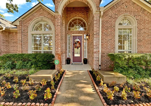 Photo 3 of Single family home for sale at 7308 Wooded Acres Trl, Mansfield, TX 76063 | MLS# 21074108 | Listing updated on 2026-10-06