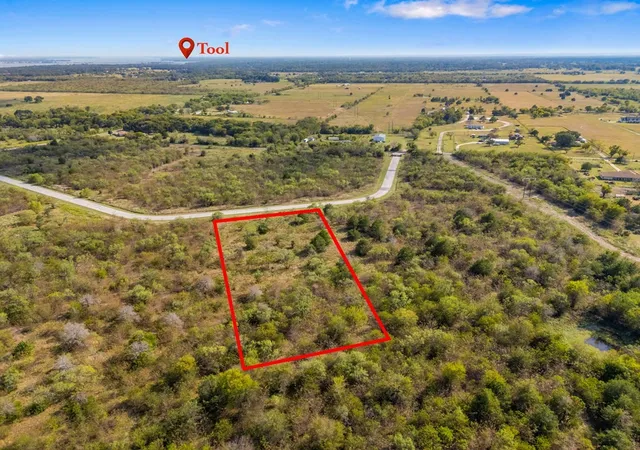 Homes for sale in Kemp, TX | 8037 Big Water Ln, Kemp, TX 75143 | MLS# 21076829