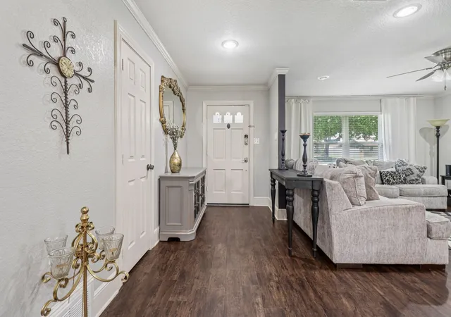 Photo 4 of Single family home for sale at 1213 W Tarrant Rd, Grand Prairie, TX 75050 | MLS# 21080417 | Listing updated on 2026-08-31