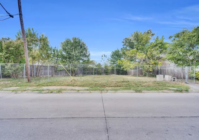 17th image of 3519 Weisenberger Dr, Dallas, TX 75212 | MLS# 21080757