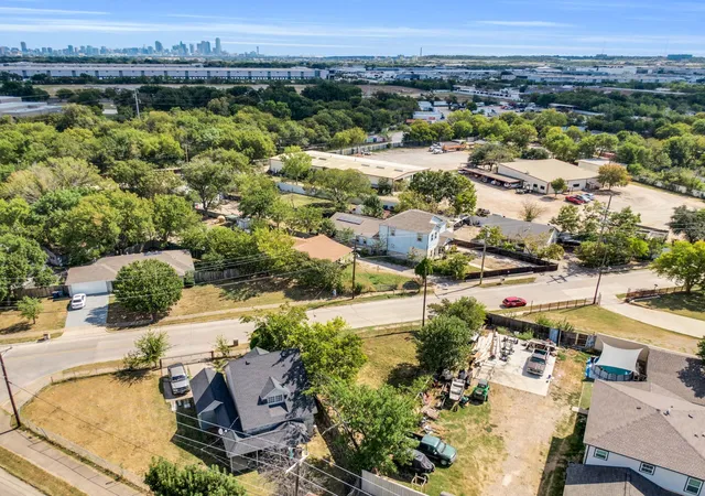 4th image of 3519 Weisenberger Dr, Dallas, TX 75212 | MLS# 21080757