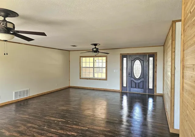 Photo 4 of Sale Pending at 225 Hcr 3242, Hubbard, TX 76648 | MLS# 21079887 | Listing updated on 2026-08-22