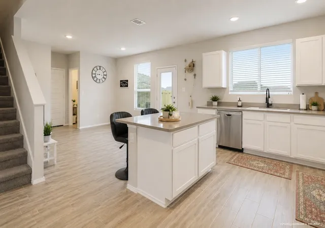 Photo 3 of Single family home for sale at 1238 Benwick Dr, Van Alstyne, TX 75495 | MLS# 21078800 | Listing updated on 2026-09-27