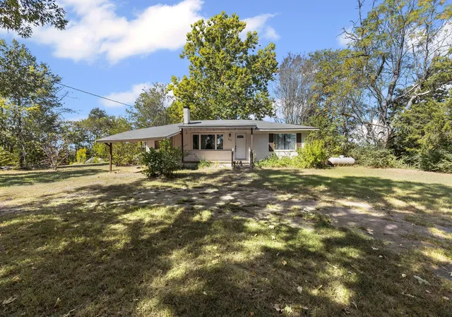 Photo 3 of Manufactured home for sale at 853 County Road 2730, Pittsburg, TX 75686 | MLS# 21067007 | Listing updated on 2026-10-01