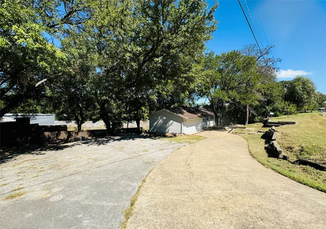 Photo 2 of Single family home for sale at 2118 Rock Creek Dr, Grand Prairie, TX 75050 | MLS# 21081824 | Listing updated on 2026-07-22