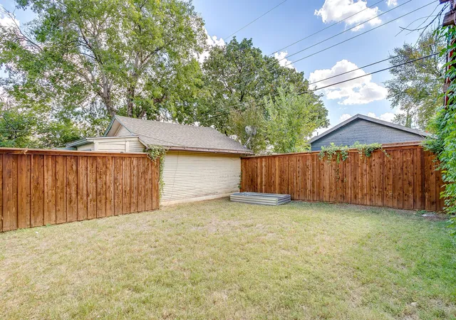 40th image of 2209 W Rosedale St S, Fort Worth, TX 76110 | MLS# 21077662