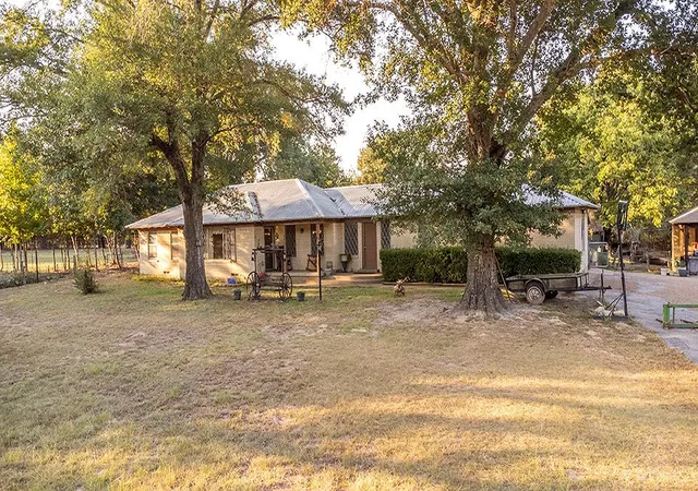 Photo 3 of Single family home for sale at 8212 Us Hwy 80, Grand Saline, TX 75140 | MLS# 21082620 | Listing updated on 2026-08-22