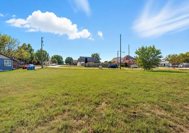 Homes for sale in Rockwall, TX | 869 Lakeside Dr, Rockwall, TX 75032 | MLS# 21074475