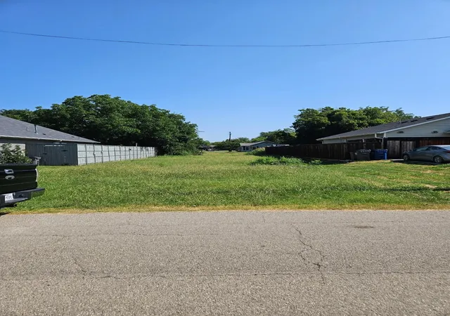 Photo 1 of Sale Pending at 0 Oak St, Celina, TX 75009 | MLS# 21081339 | Listing updated on 2026-10-01