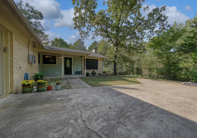 Homes for sale in Hideaway, TX | 127 Birdie Ln, Hideaway, TX 75771 | MLS# 21083104