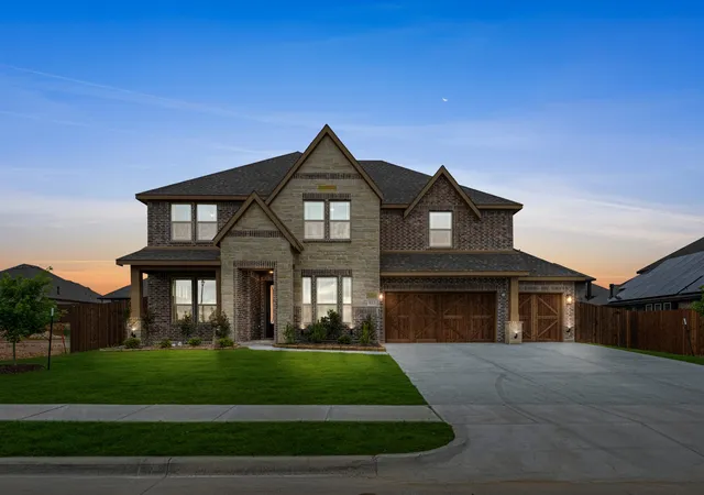 Photo 2 of Single family home for sale at 933 Ford Dr, De Soto, TX 75115 | MLS# 21081814 | Listing updated on 2026-08-25