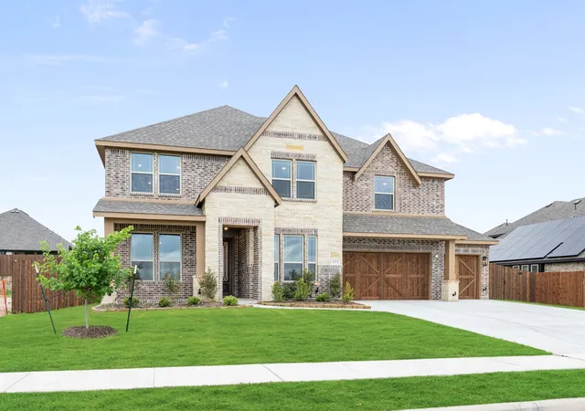 Photo 3 of Single family home for sale at 933 Ford Dr, De Soto, TX 75115 | MLS# 21081814 | Listing updated on 2026-08-25