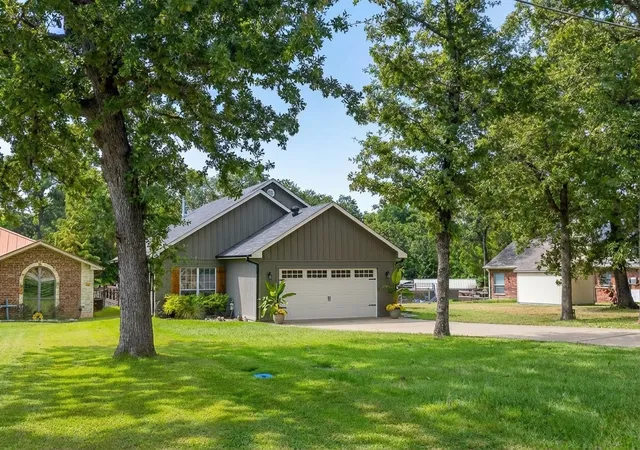 Photo 3 of Single family home for sale at 127 Rueda Encina St, Gun Barrel City, TX 75156 | MLS# 21080570 | Listing updated on 2026-07-12