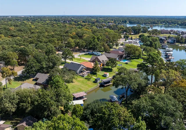 Photo 4 of Single family home for sale at 127 Rueda Encina St, Gun Barrel City, TX 75156 | MLS# 21080570 | Listing updated on 2026-07-12