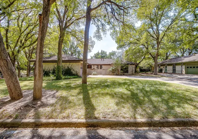 34th image of 8605 Marys Creek Dr, Benbrook, TX 76116 | MLS# 21083345