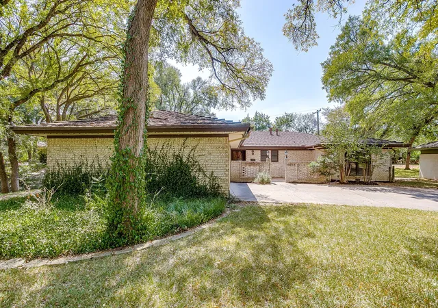 4th image of 8605 Marys Creek Dr, Benbrook, TX 76116 | MLS# 21083345