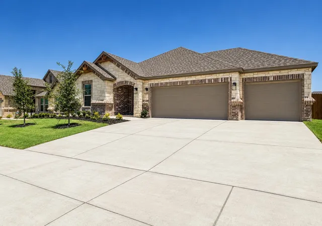 Photo 1 of Single family home for sale at 709 Bass Lake Ln, Cleburne, TX 76033 | MLS# 21083407 | Listing updated on 2026-08-22